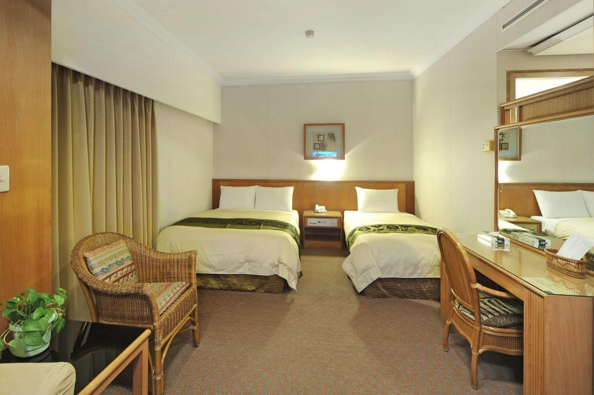 Astar Hotel Hualien City Exterior photo