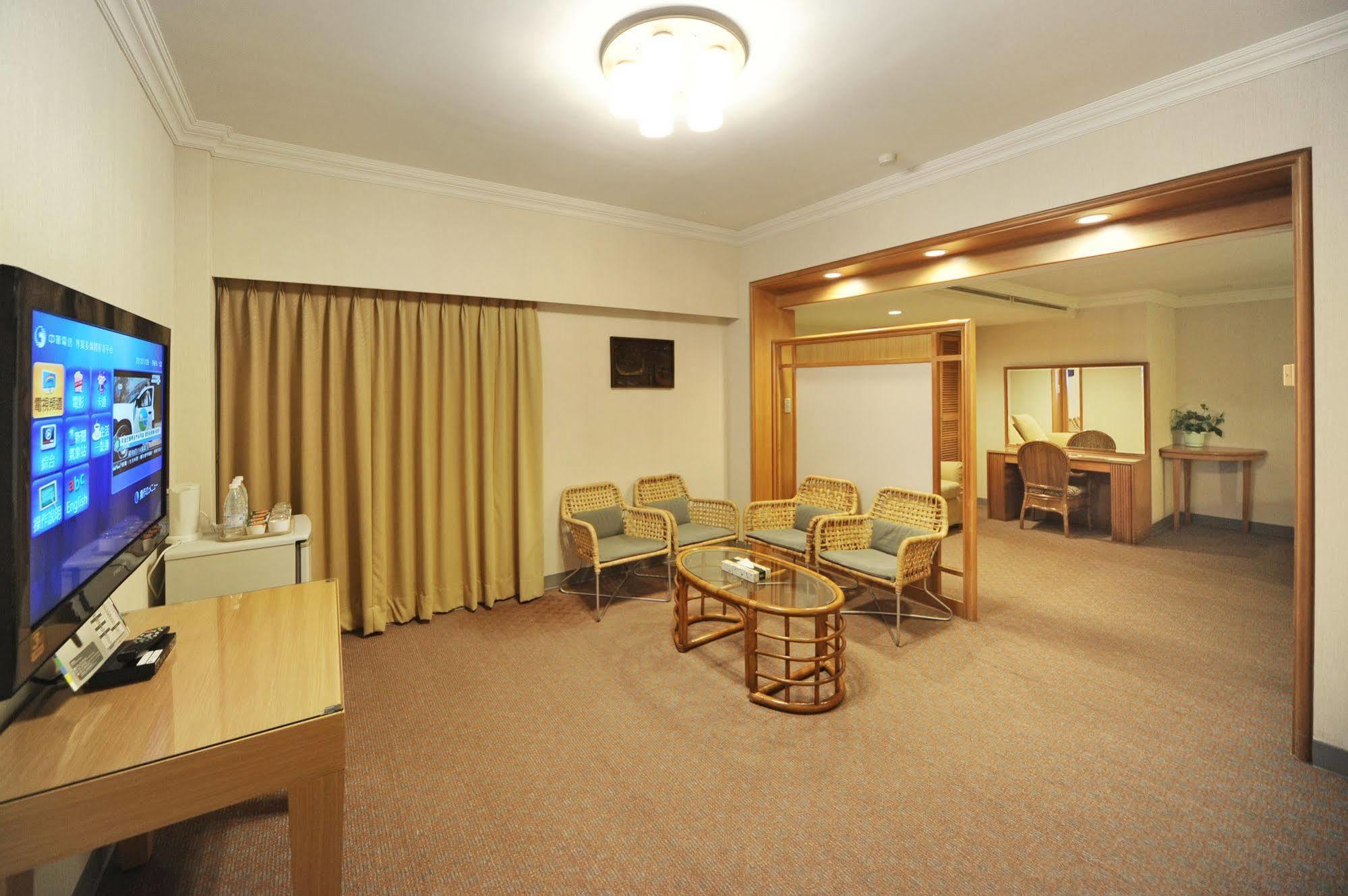 Astar Hotel Hualien City Exterior photo